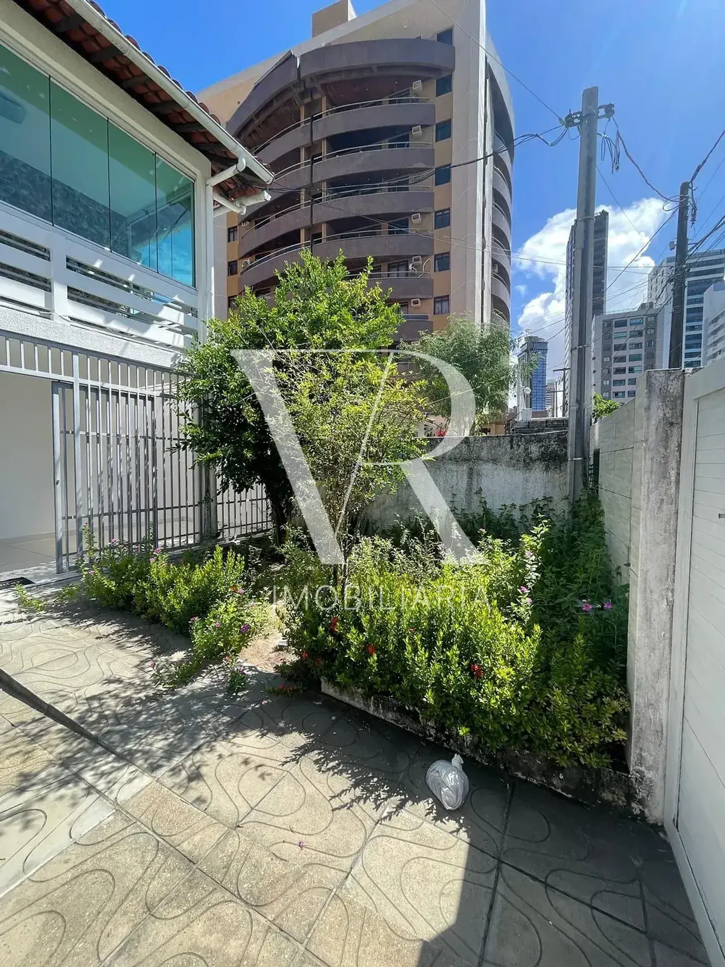 6-bedroom house with balcony and 4 bathrooms — photo 15