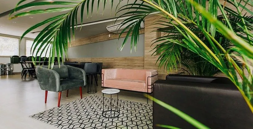 2-bedroom apartment in a building with a coworking space — photo 25