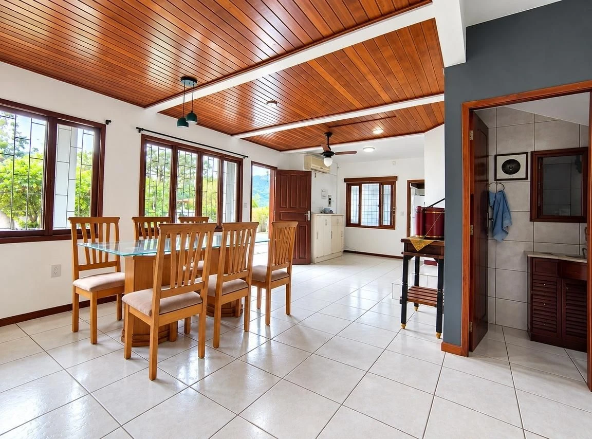 Home office in a 4-bedroom house, 270 m² — photo 23