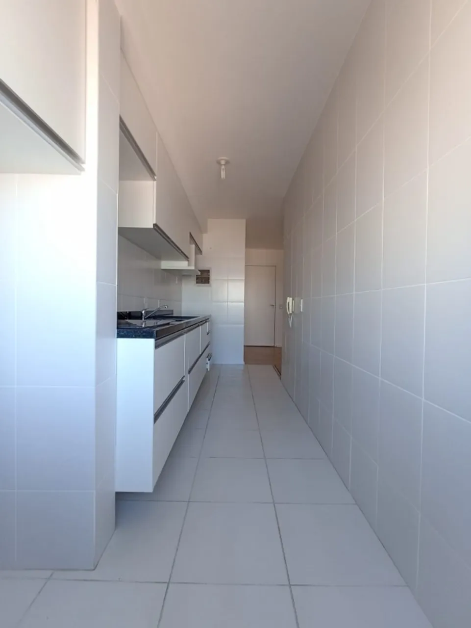 2-bedroom apartment with 2 bathrooms and parking space — photo 2
