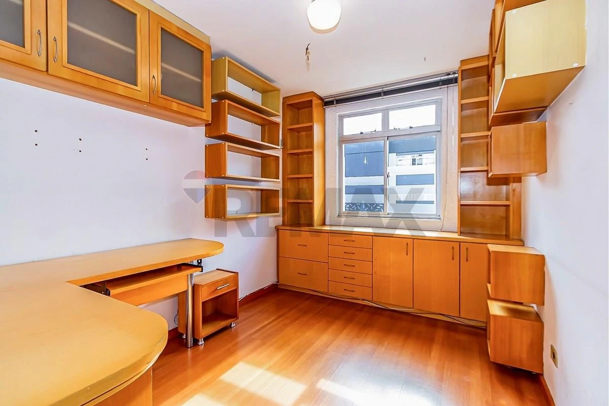 3-bedroom apartment with a home office in Curitiba — photo 8