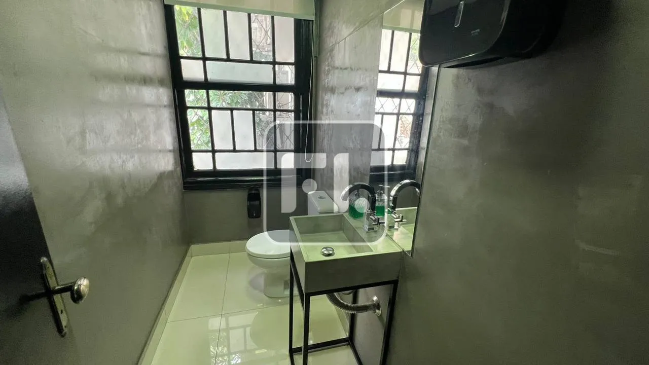 Дом с 4 спальнями, 4 ванными и 160 м² — photo 27