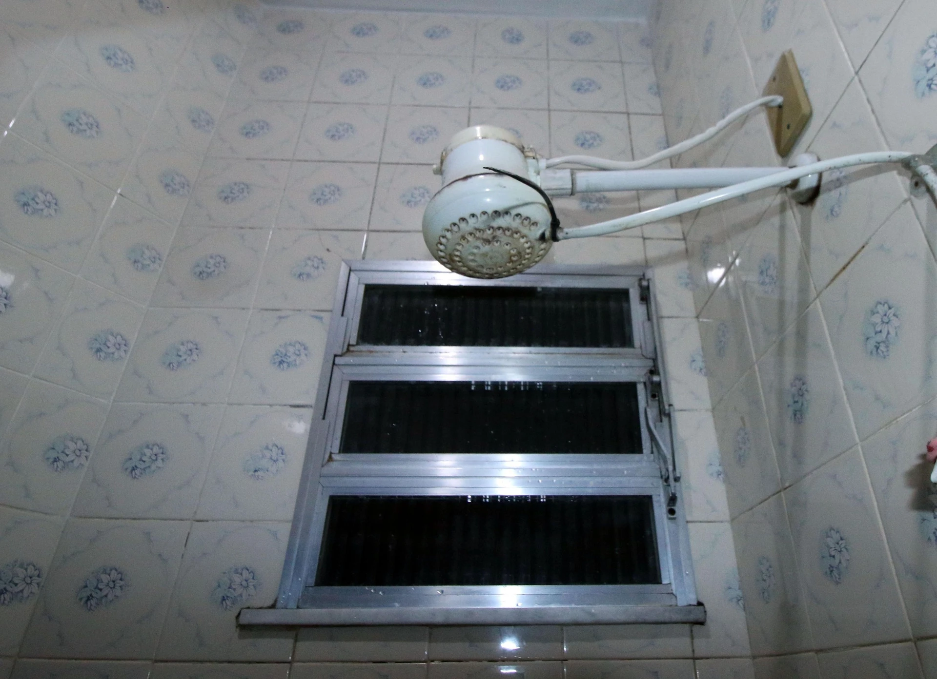 Jacuzzi in a 3-bedroom house, 200 m² — photo 52