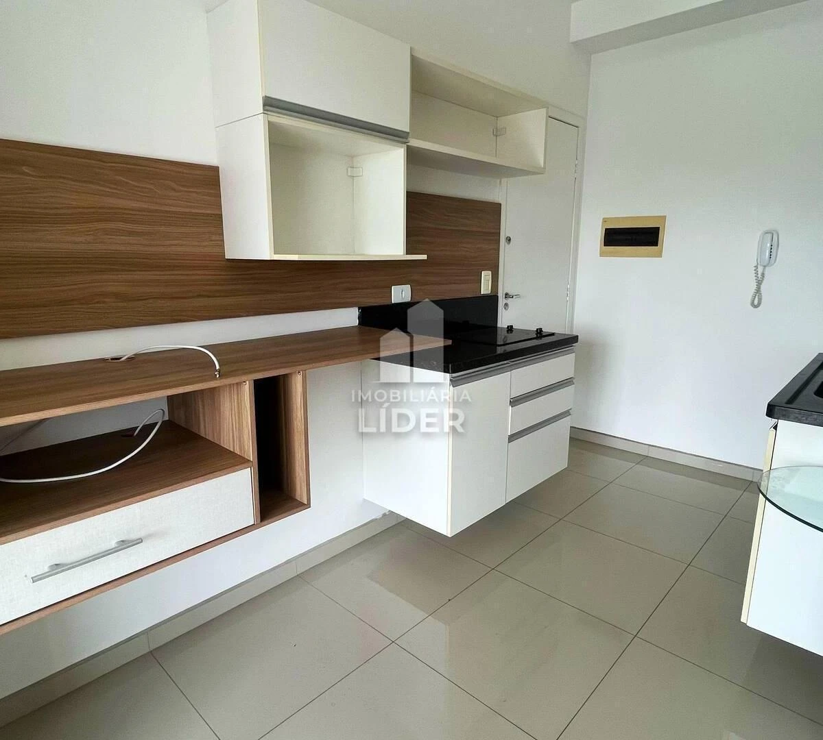 One-bedroom apartment with a home office in Curitiba — photo 7