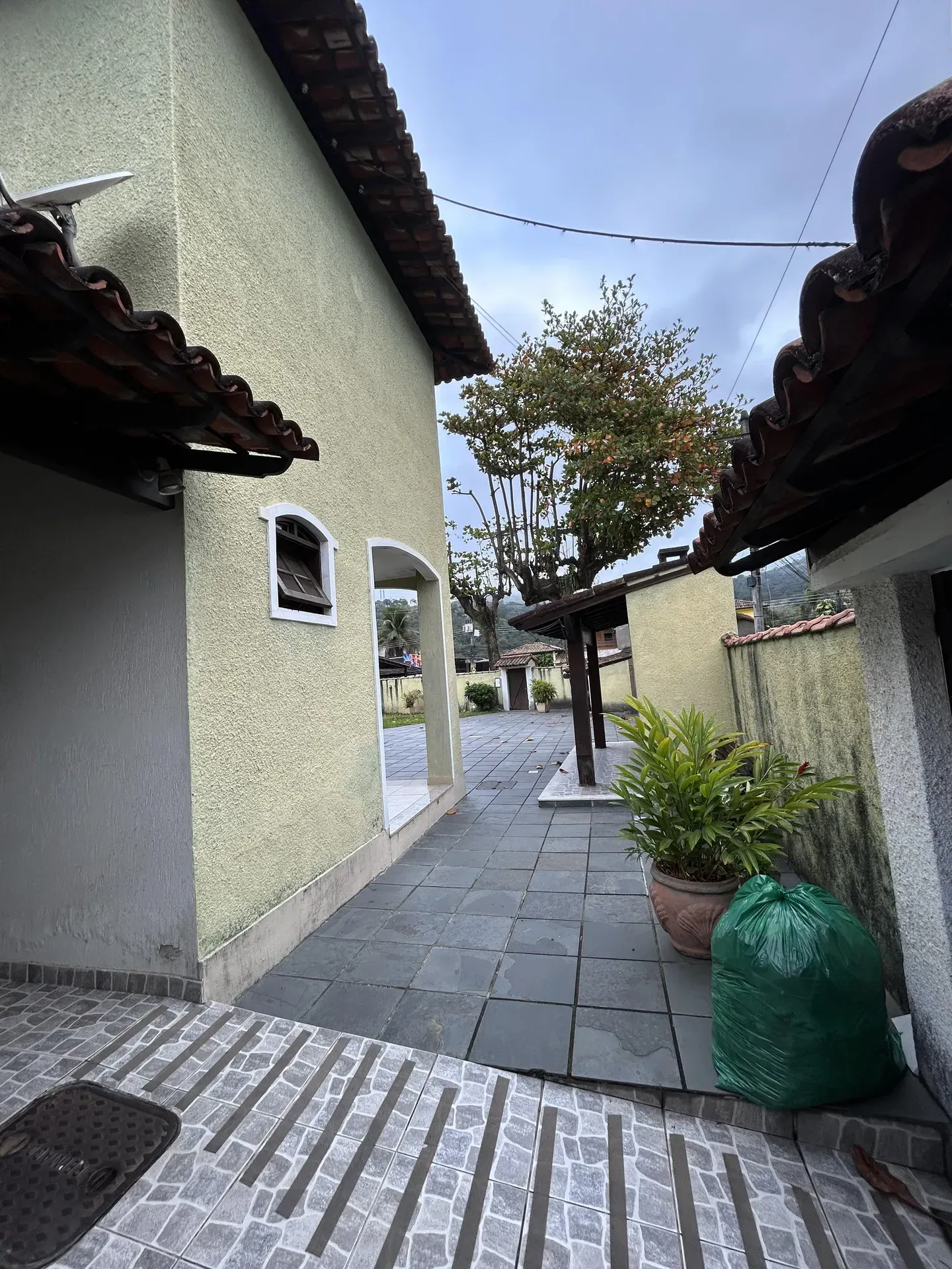 Casa com 4 quartos e 4 banheiros com box de vidro — photo 37