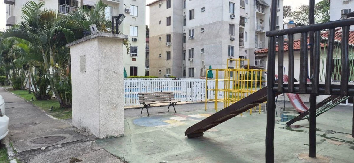 2-bedroom apartment in a building with a pool — photo 6