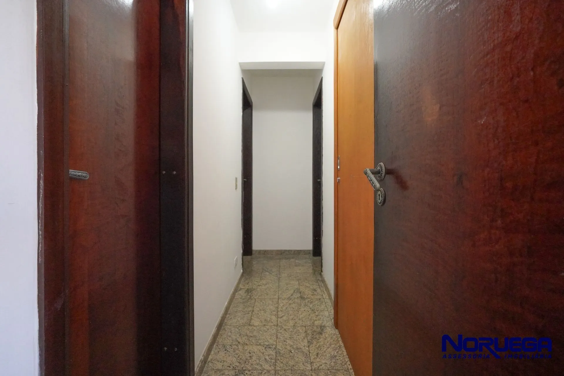 Home office in a 3-bedroom apartment, 109 m² — photo 24