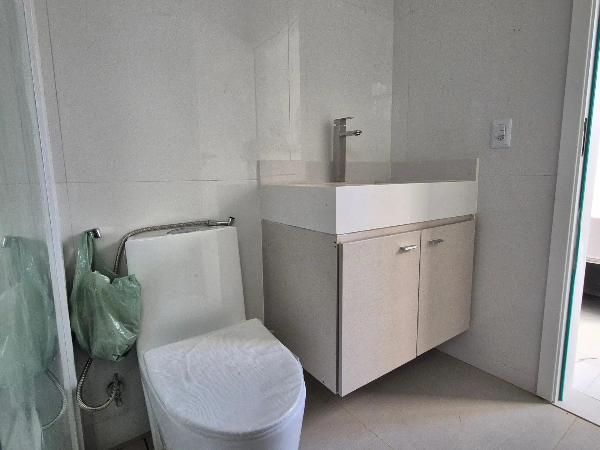 Ventanales de piso a techo y 5 dormitorios: casa de 403 m² — photo 32
