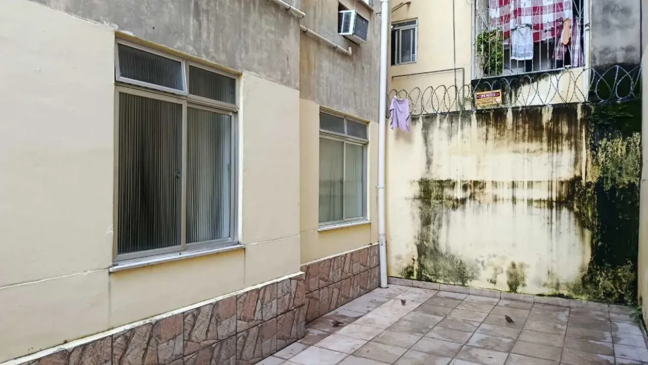 Apartamento de 3 quartos com cozinha separada e 85 m² — photo 24