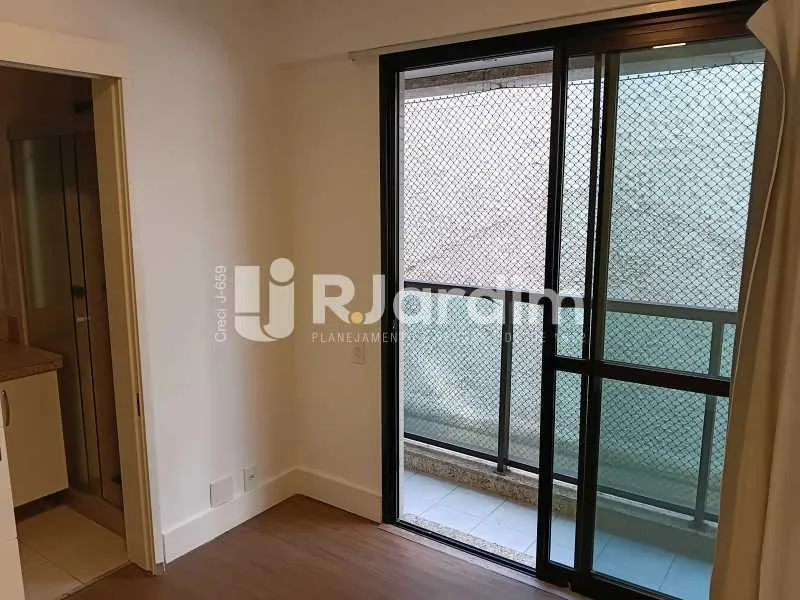 Apartamento com 3 quartos e varanda — photo 15
