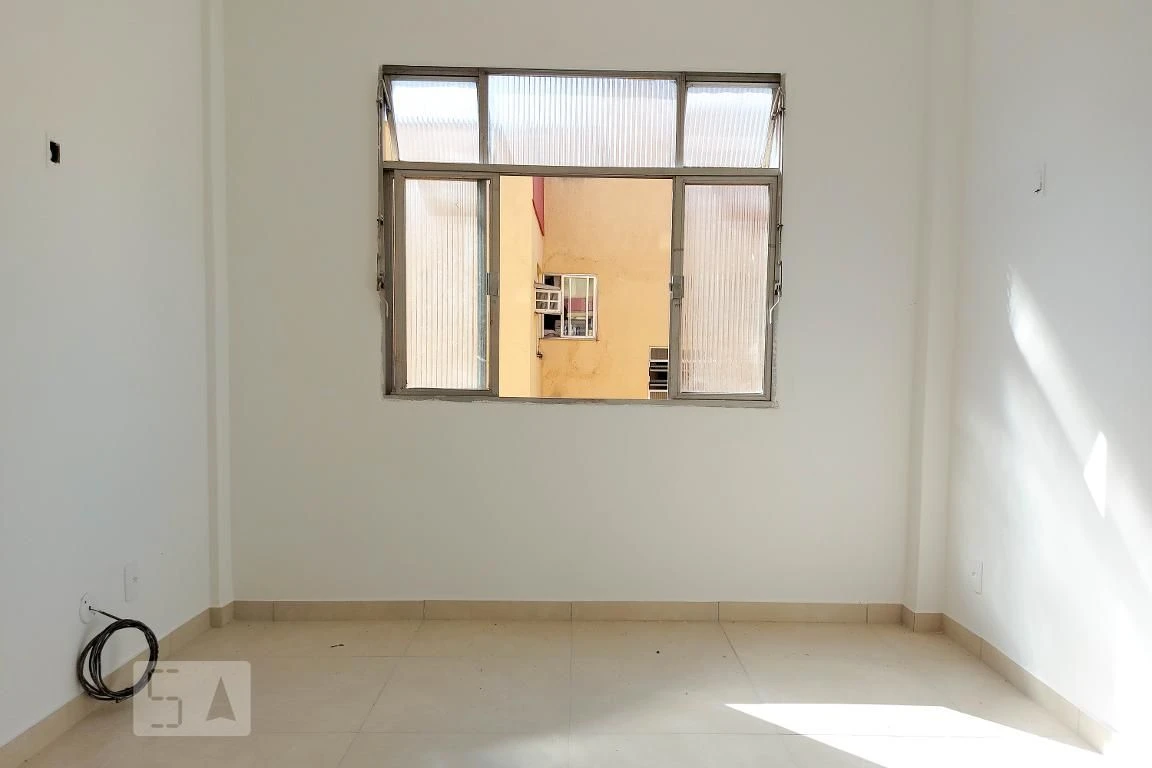 2-bedroom apartment in a building with an indoor pool — photo 25