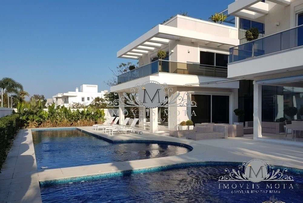 Furnished house to rent with 9 bedrooms and pool