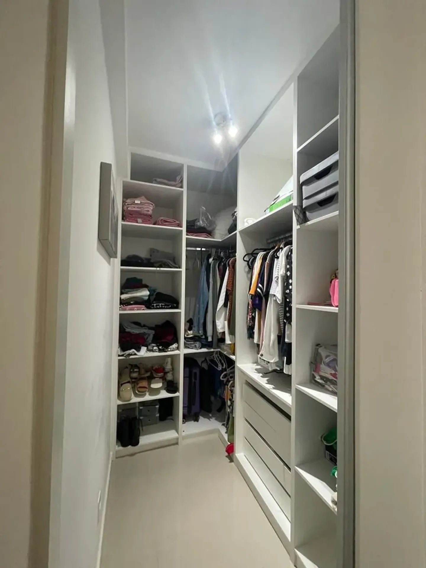86 m² apartment with a walk-in closet and a washing machine — photo 9