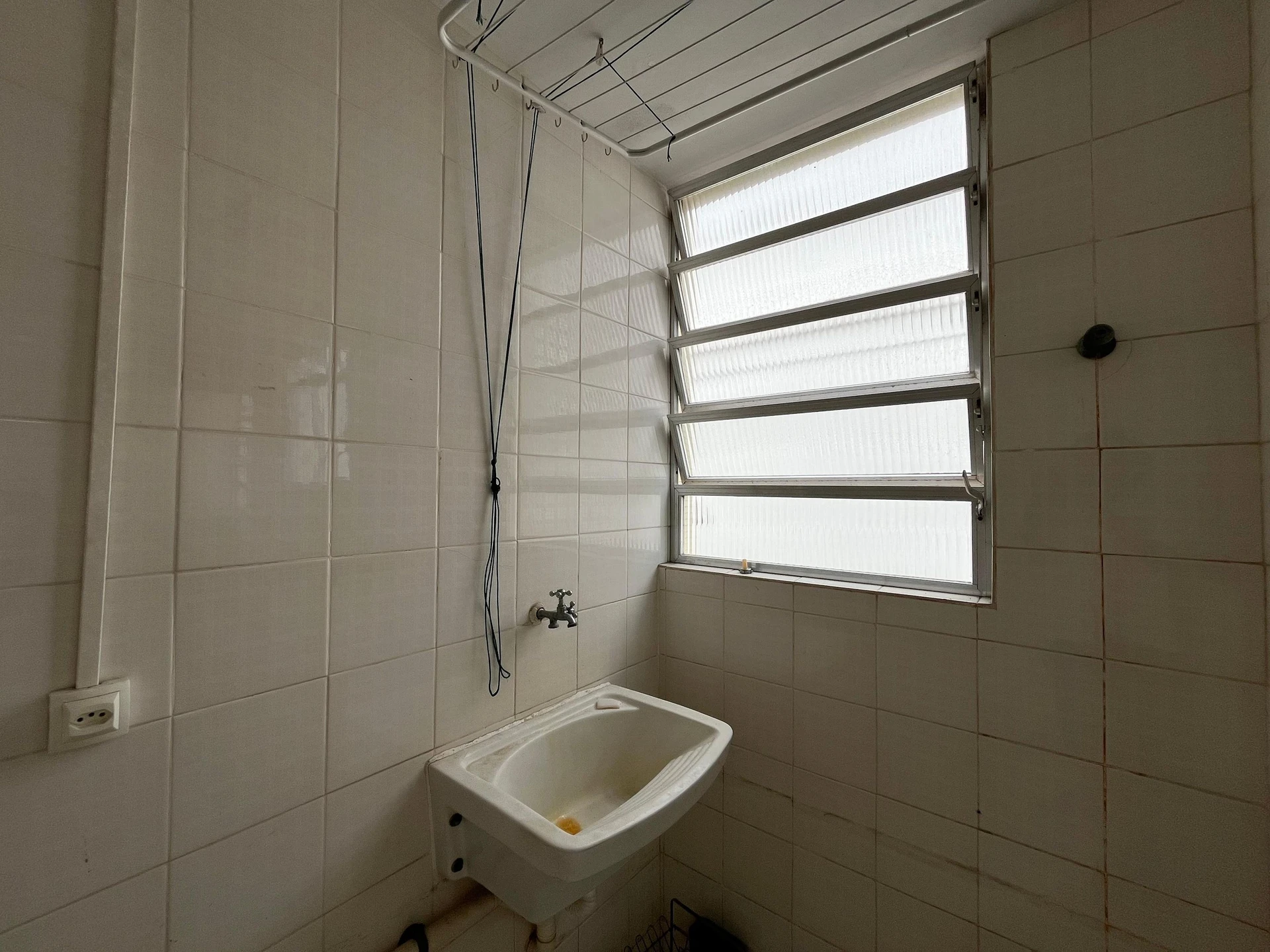 Bathtub in a 2-bedroom apartment, 170 m² — photo 34