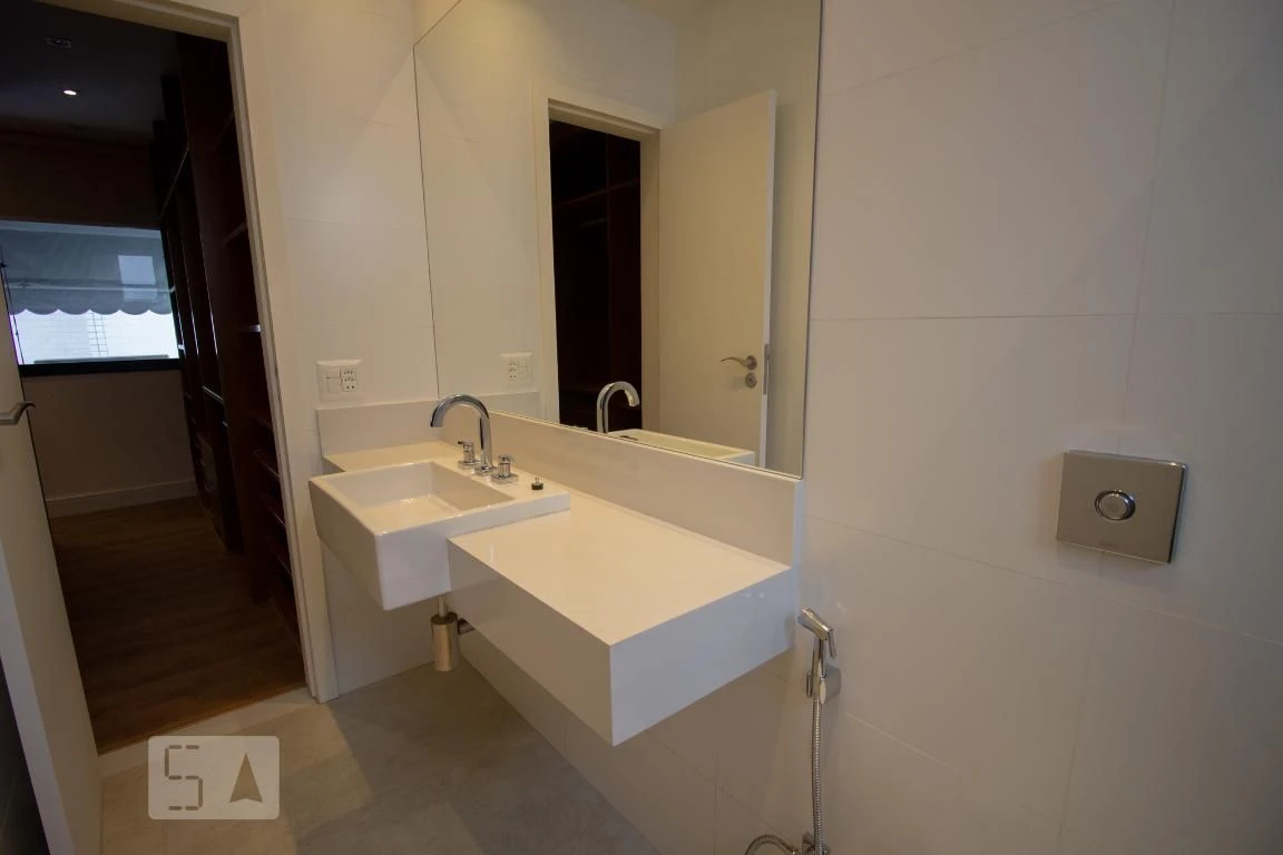 3-bedroom apartment with a balcony and built-in BBQ — photo 29