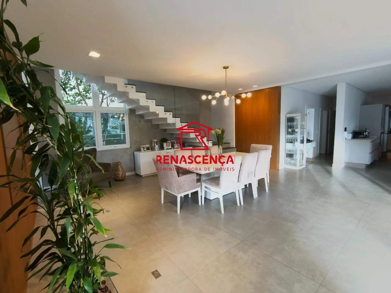 Меблированный дом с 4 спальнями-сюитами и садом 502 м² — photo 5