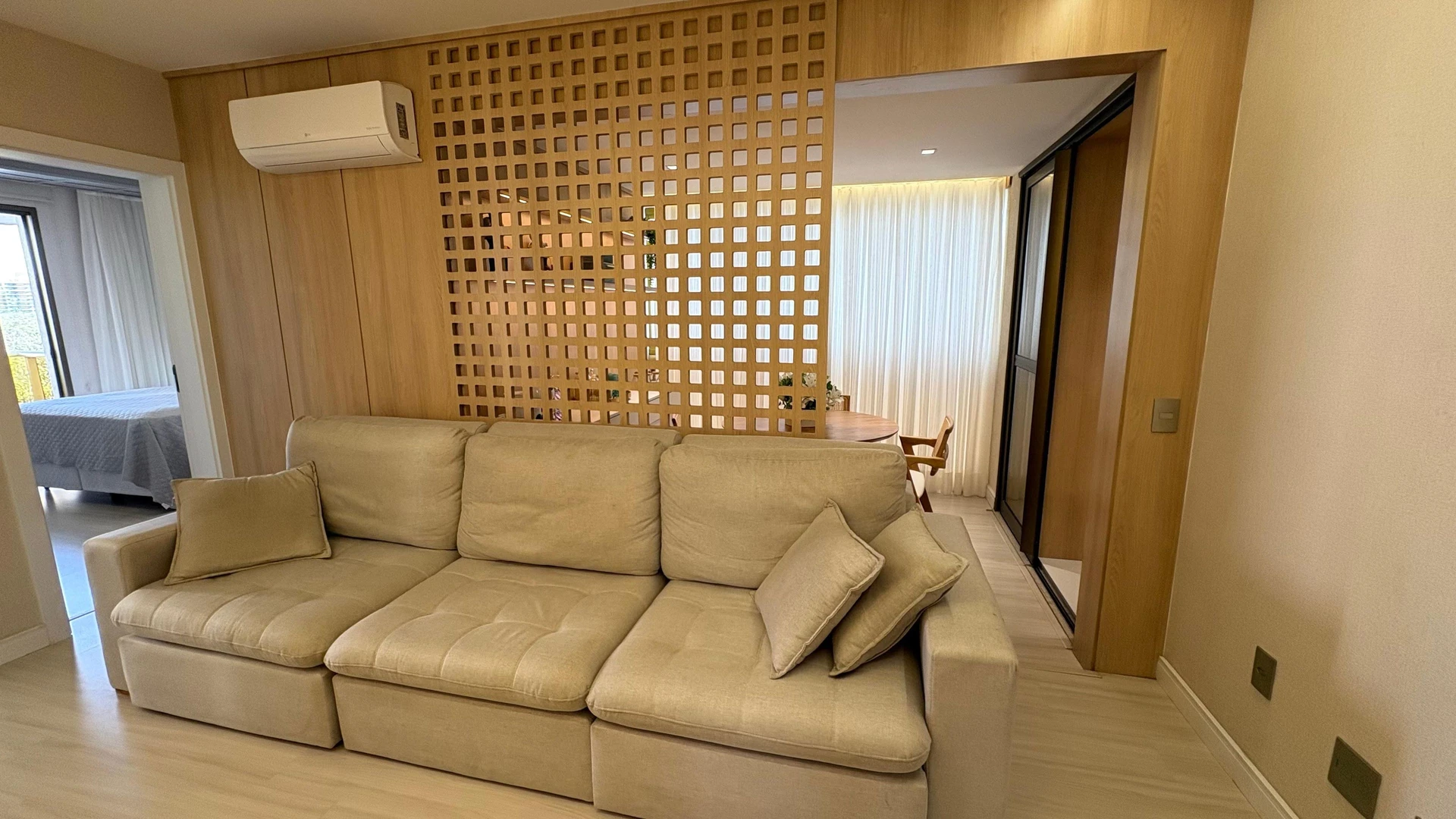 Jacuzzi in a 5-bedroom apartment, 217 m² — photo 73