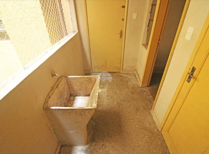 3-bedroom apartment with gas water heater and built-ins — photo 4