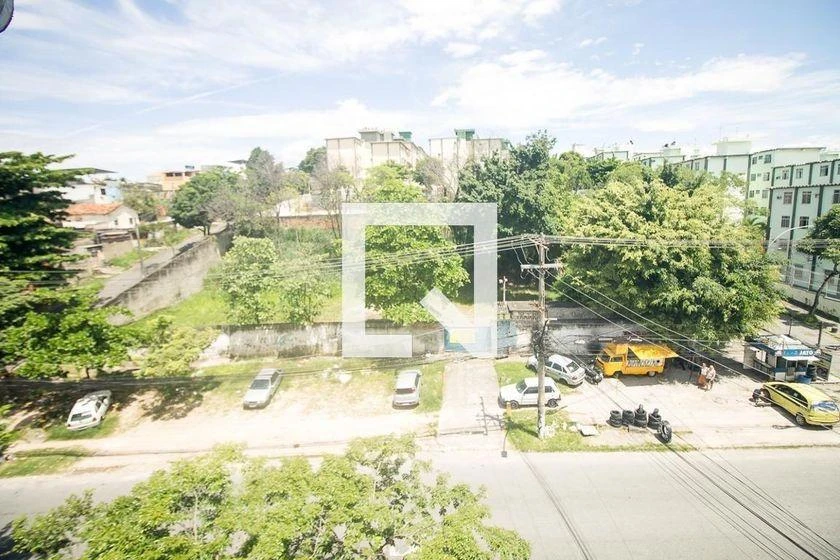 2-bedroom apartment in a building with a pool — photo 28