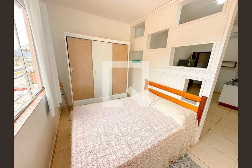 Furnished apartment, 40 m², with floor-to-ceiling windows — photo 6