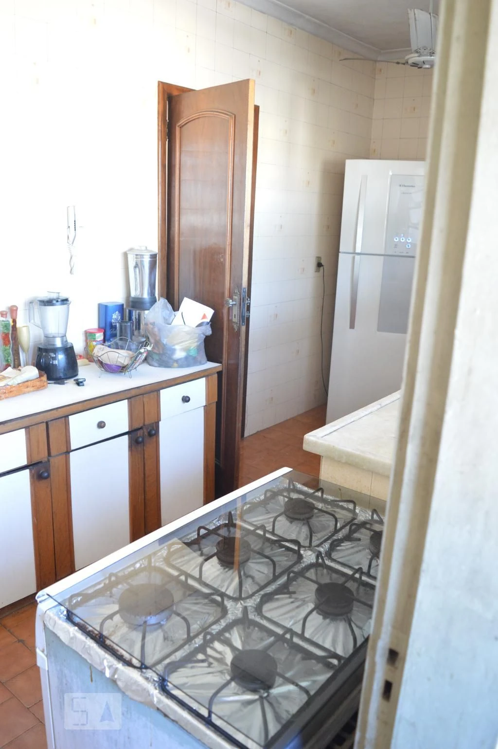 Furnished 2-bedroom apartment with private BBQ — photo 40