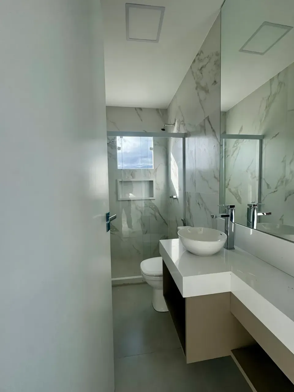 4-bedroom house with open-plan kitchen and 5 bathrooms — photo 12
