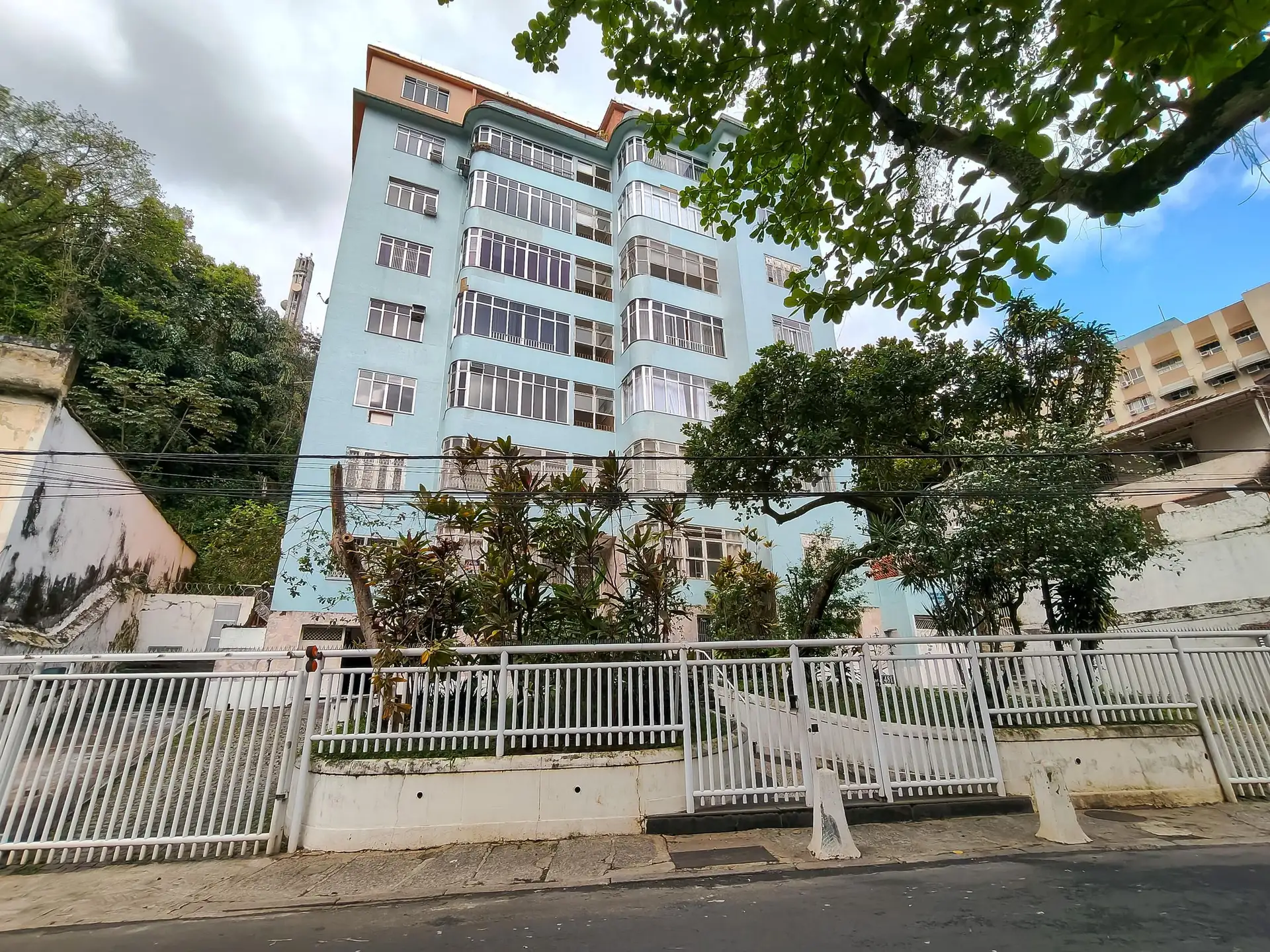 2-bedroom apartment with 2 bathrooms and mountain views — photo 40