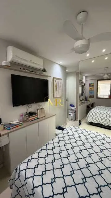 2-bedroom apartment in a building with a pool — photo 4
