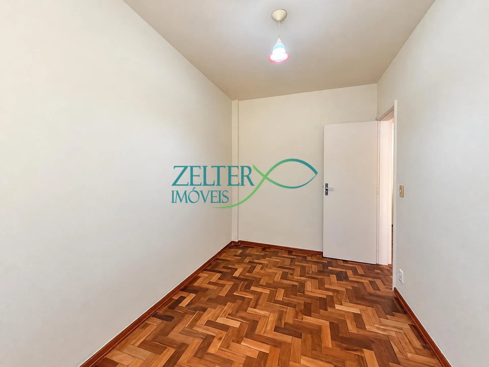 Apartment, 49 m², with wood or laminate floors — photo 15