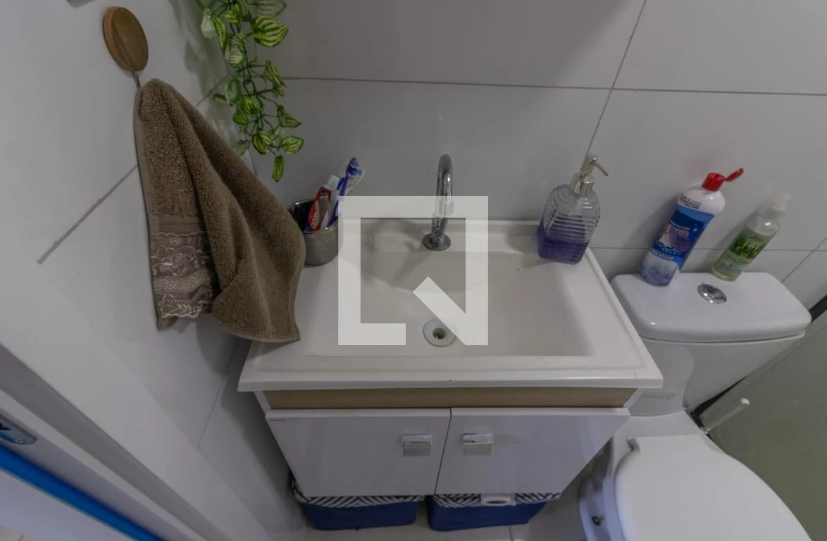 Apartamento mobiliado com 2 quartos e 1 banheiro — photo 11