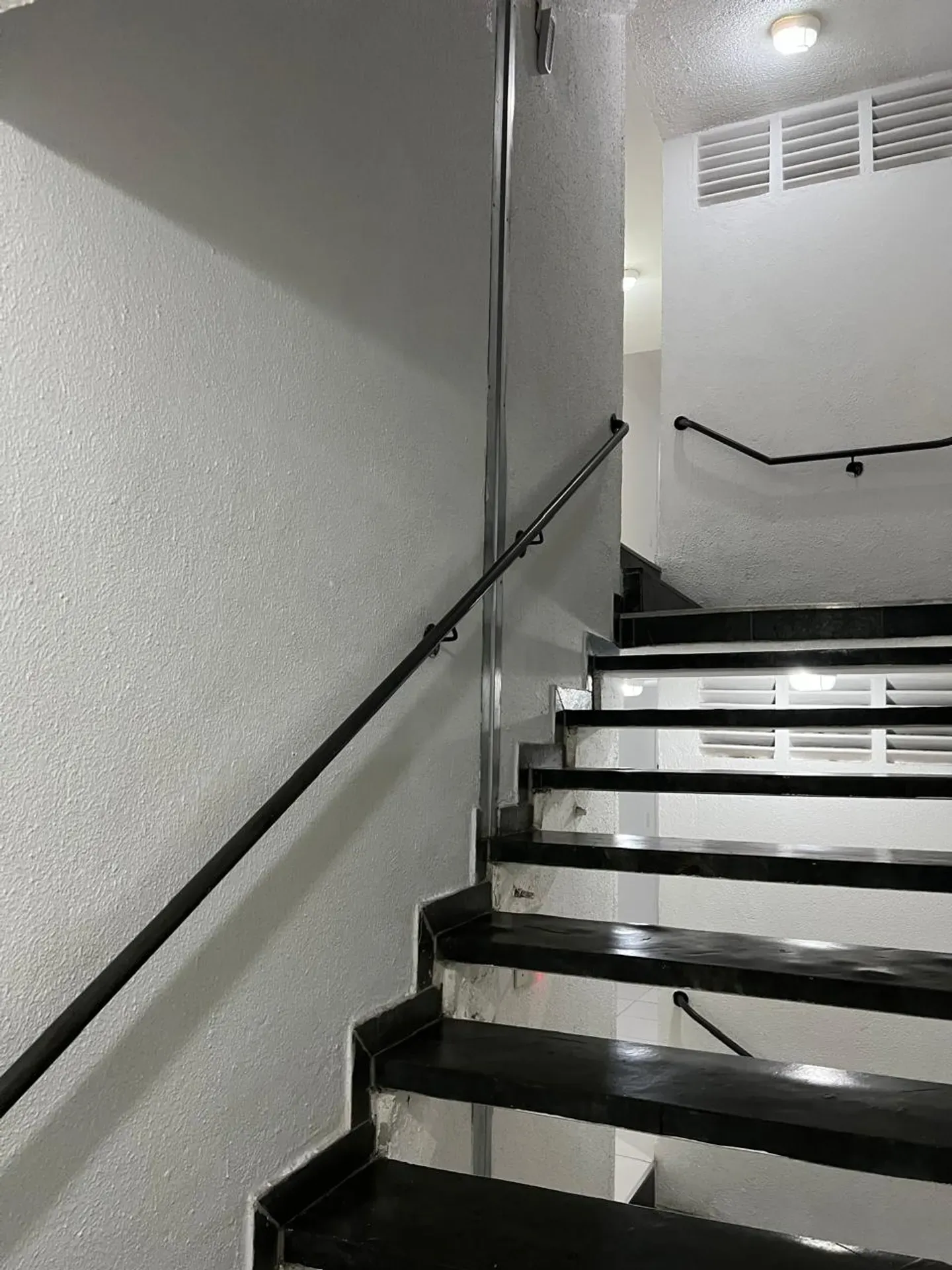 Apartamento mobiliado de 2 quartos em condomínio com piscina — photo 8