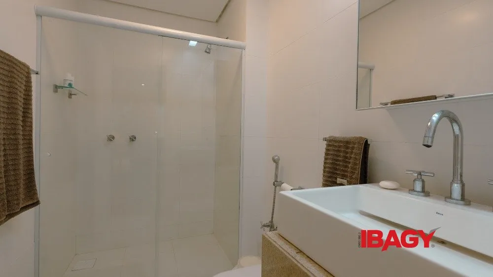 Furnished 454 m² apartment with a gourmet balcony — photo 14
