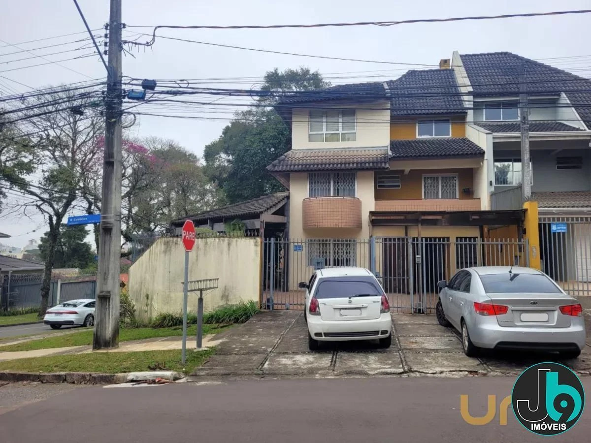 House with 3 bedrooms, 200 m², 3 parking spots and 4 levels