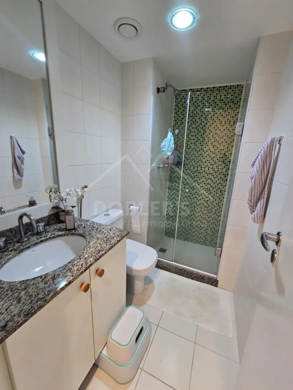 Apartamento mobiliado com 3 quartos e cozinha fechada — photo 4