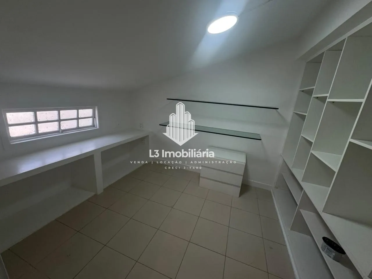 Rental house with 4 bedrooms and 3 bathrooms — photo 8