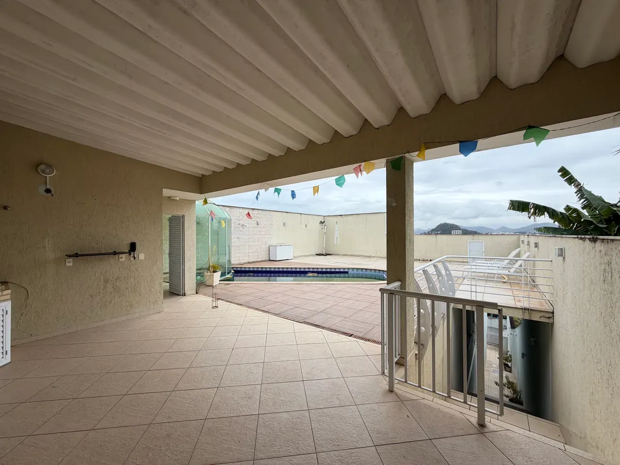 475 m² house with 4 bedrooms and gas open-plan kitchen — photo 44