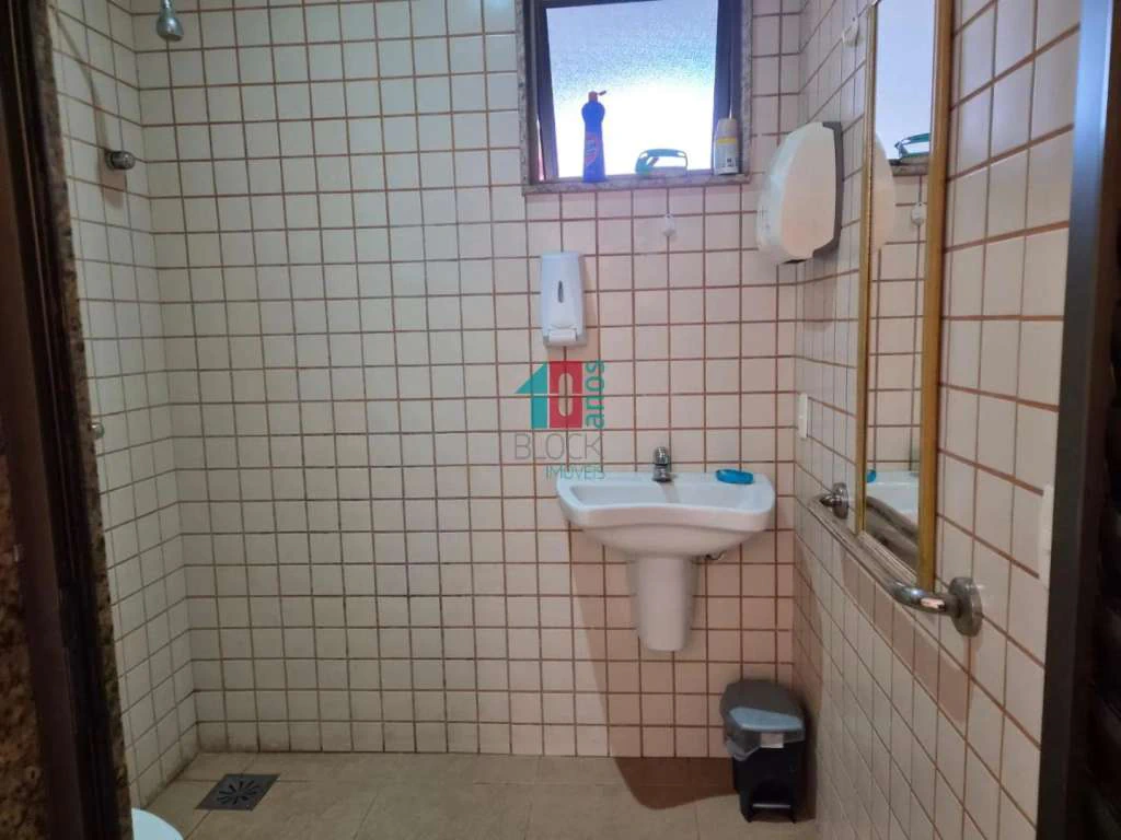3-bedroom apartment with a washing machine — photo 28