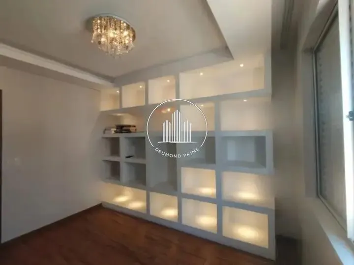 4-bedroom apartment in a building with a pool — photo 21