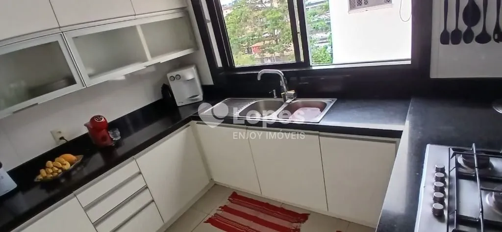 390 m² apartment with a private BBQ area — photo 18