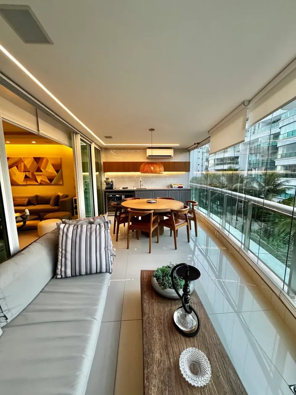 Furnished apartment with 4 bedrooms and open-plan kitchen — photo 17