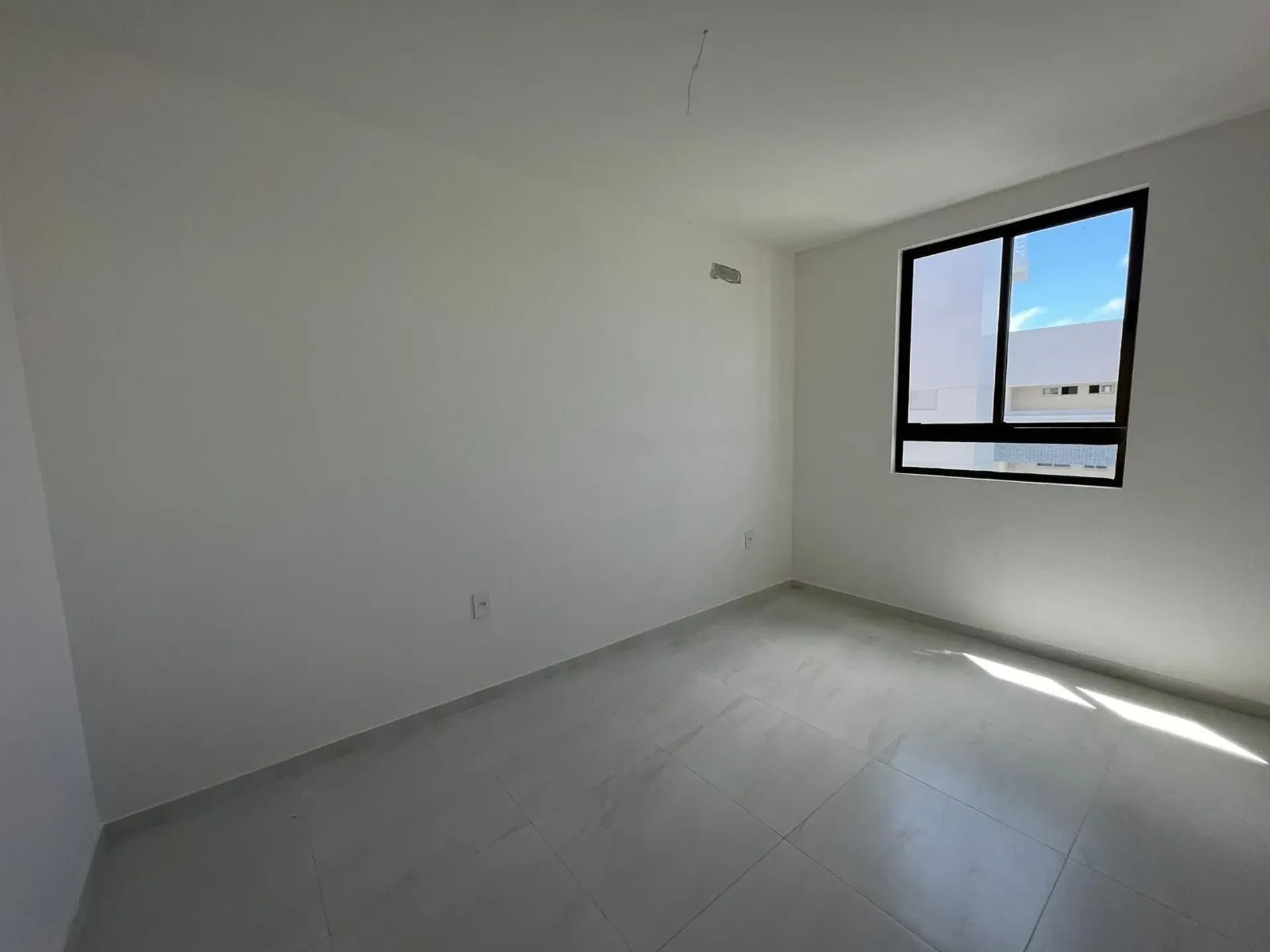 3-bedroom apartment in a building with a coworking space — photo 27
