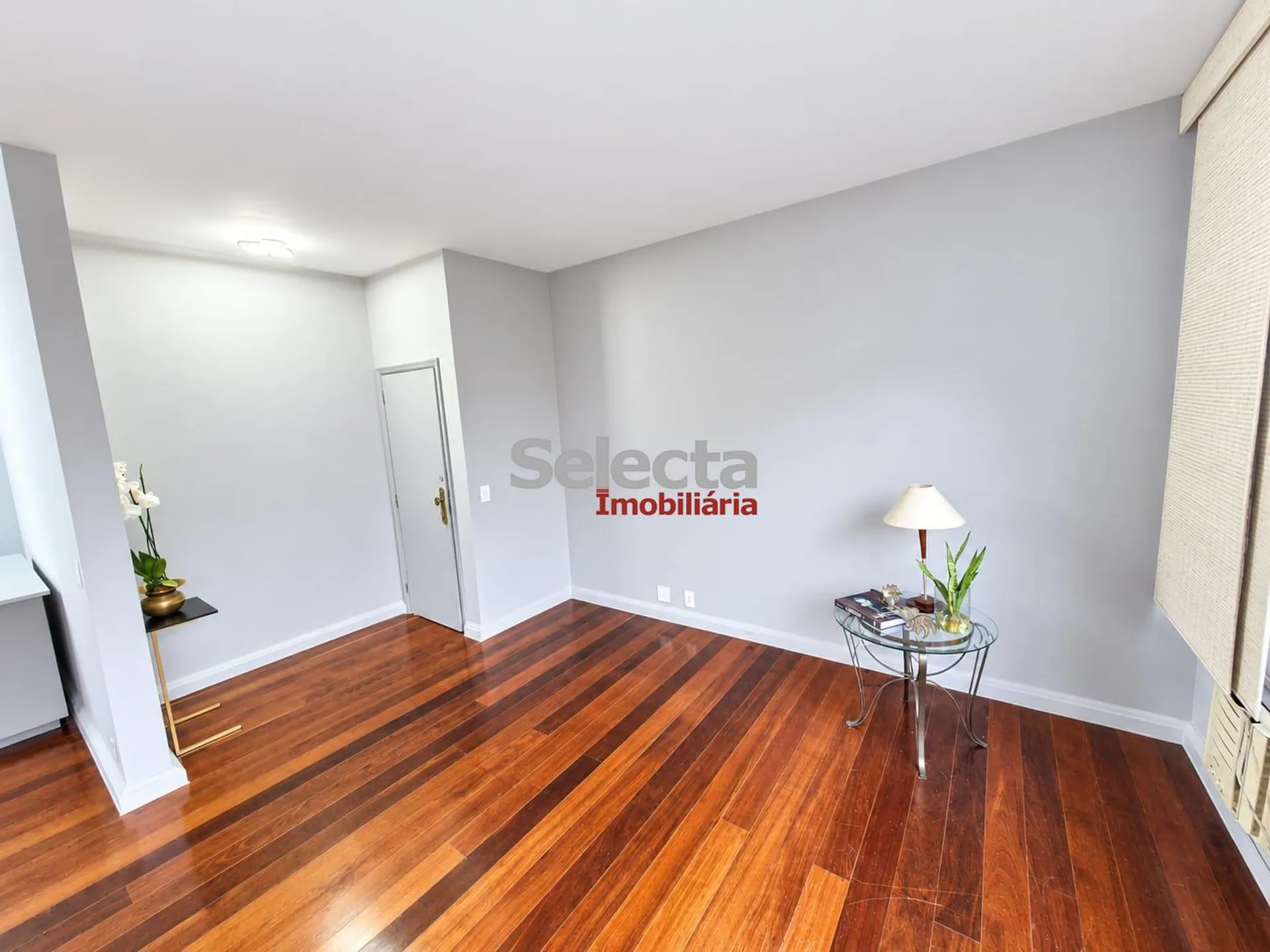 Apartment, 160 m², with wood or laminate floors — photo 17
