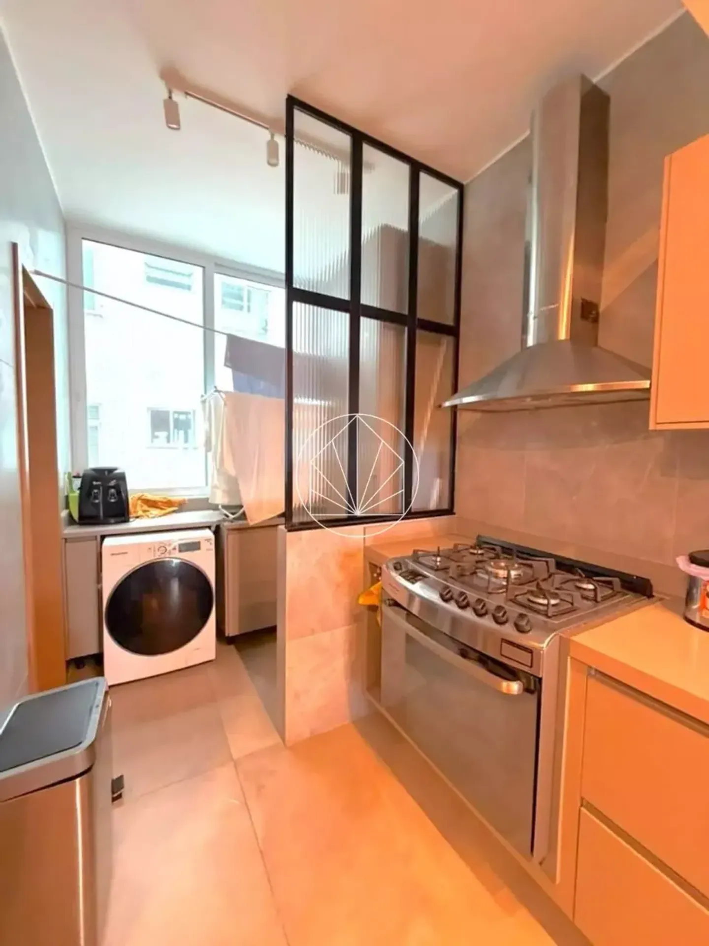 Furnished 160 m² apartment with 3 en-suite bedrooms — photo 10
