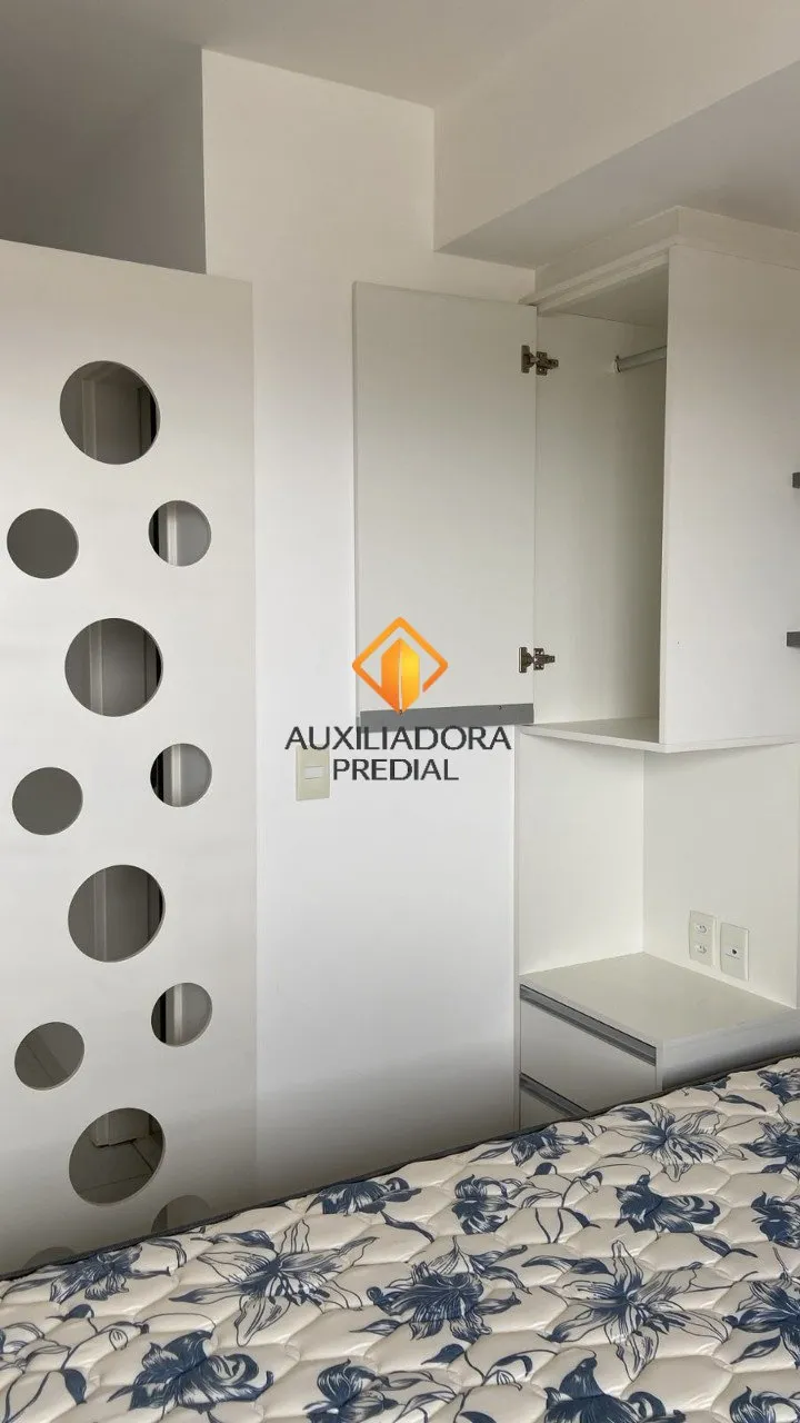 Furnished 1-bedroom apartment with open kitchen — photo 9