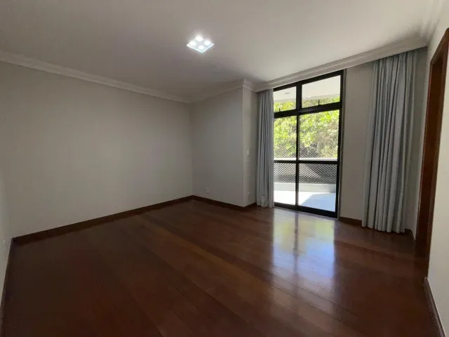 Apartamento com 4 quartos e 5 banheiros e sacada — photo 18