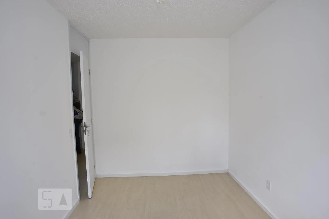Wood or laminate floors in a 2-bedroom apartment, 45 m² — photo 28