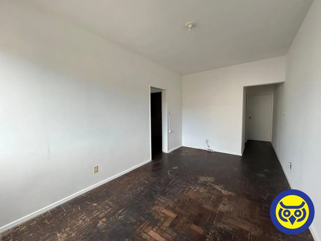 Apartment on the 5th floor with wood or laminate floors — photo 6