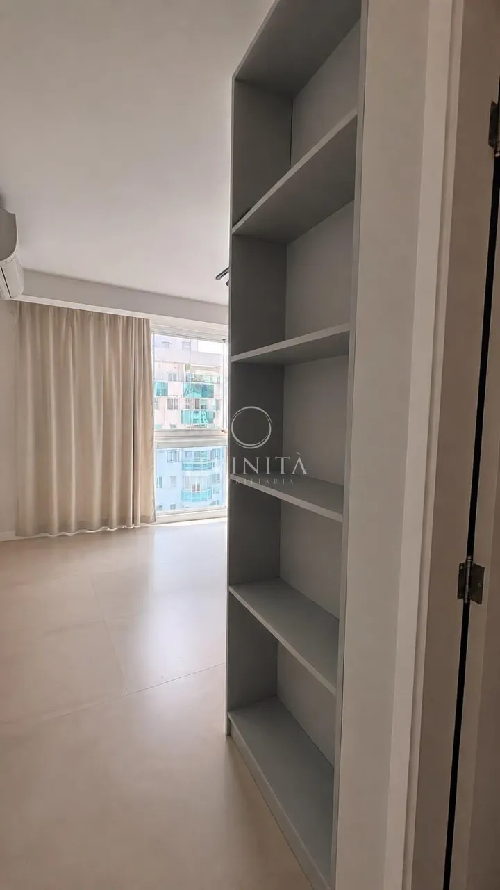 Unfurnished apartment with 3 bedrooms and 4 bathrooms — photo 12