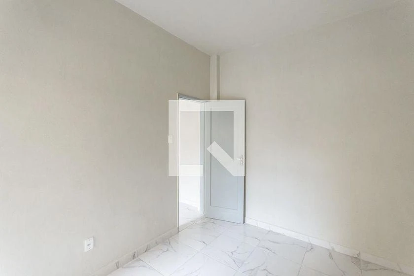 Apartamento de 1 dormitorio con suelos de azulejo — photo 21