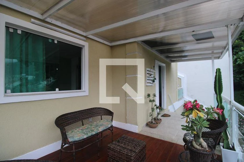 House for rent with 3 en-suite bedrooms and 200 m² — photo 23
